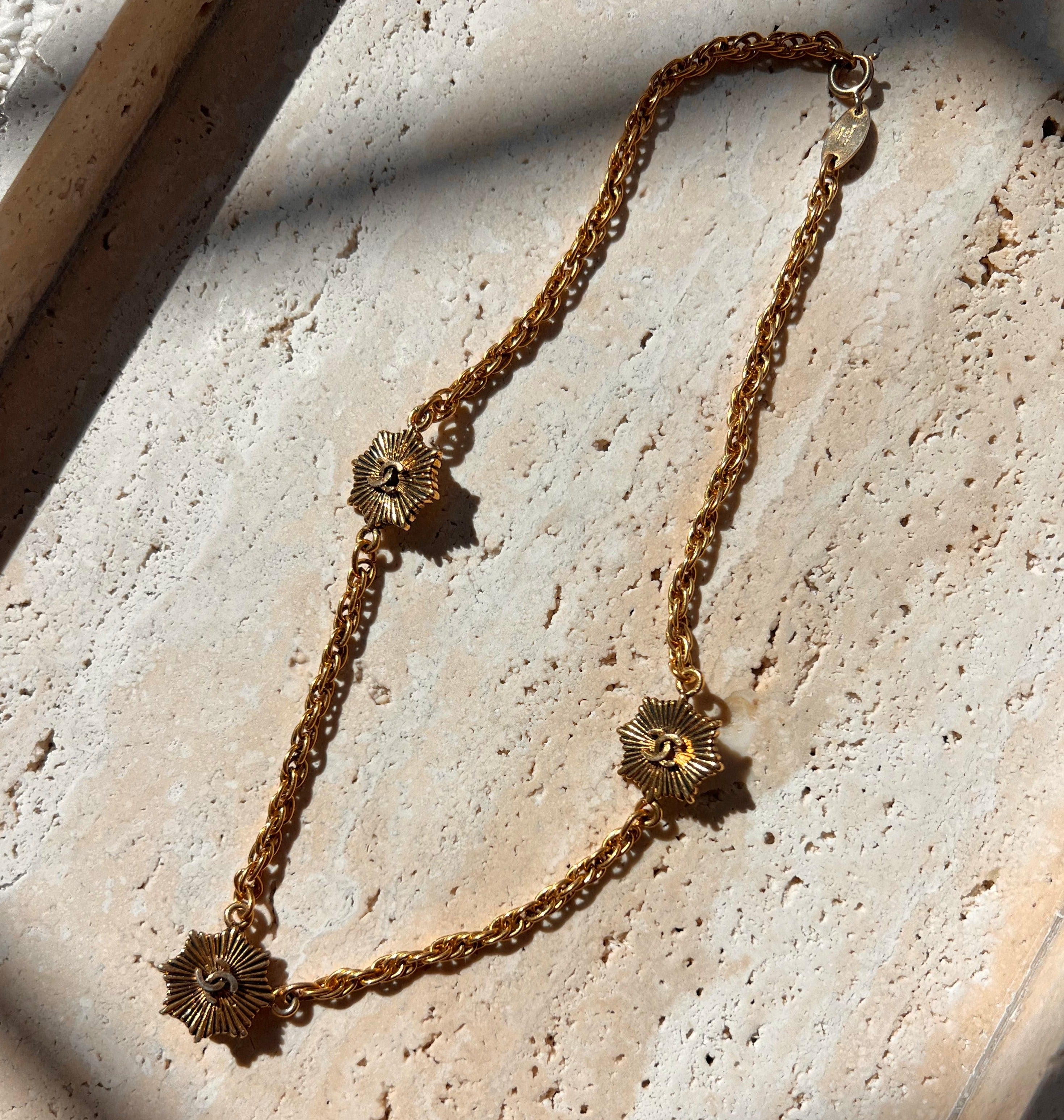 Chanel Vintage Glass stone necklace gold 1980s