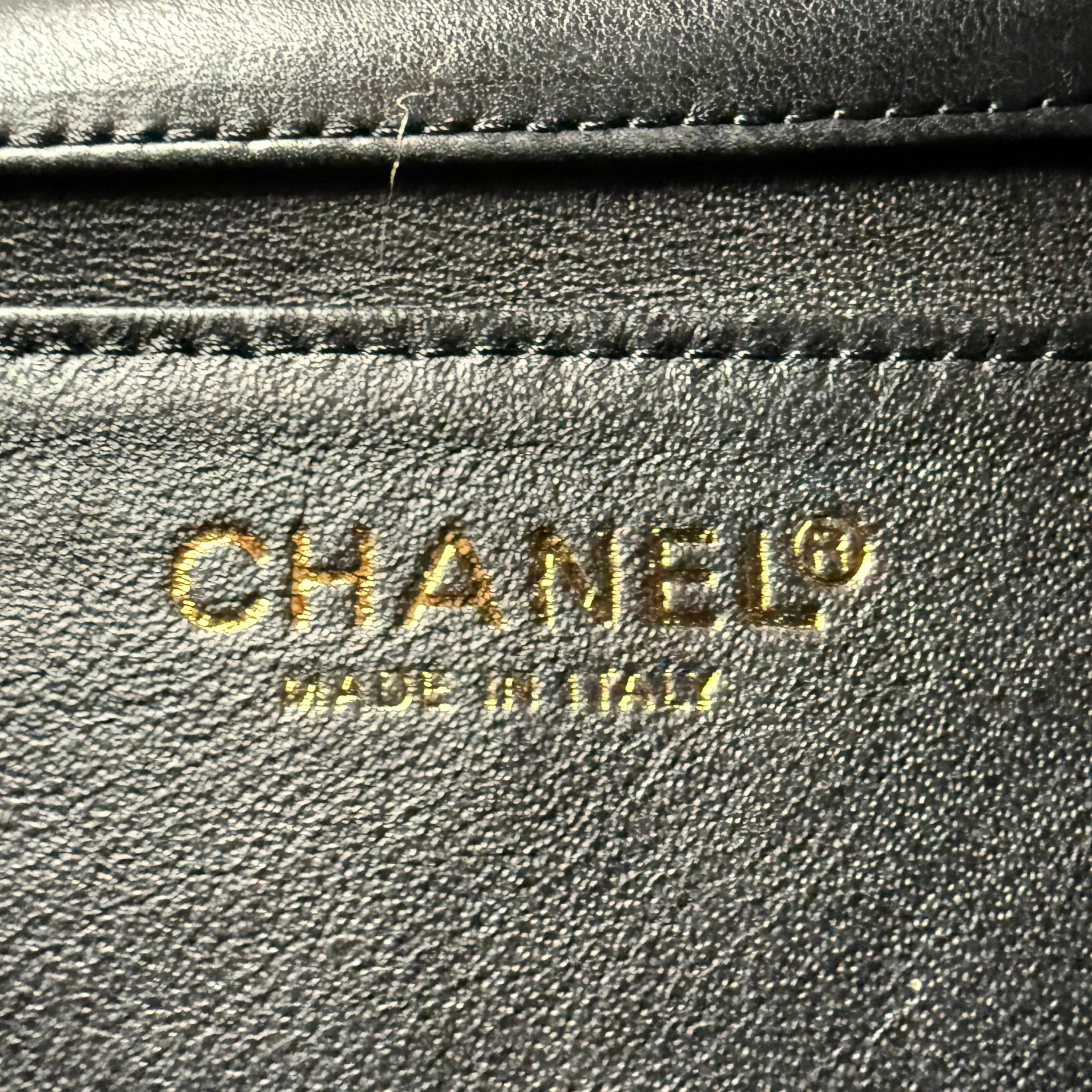Chanel vintage authentic 00s oversized black shiny leather hand clutch