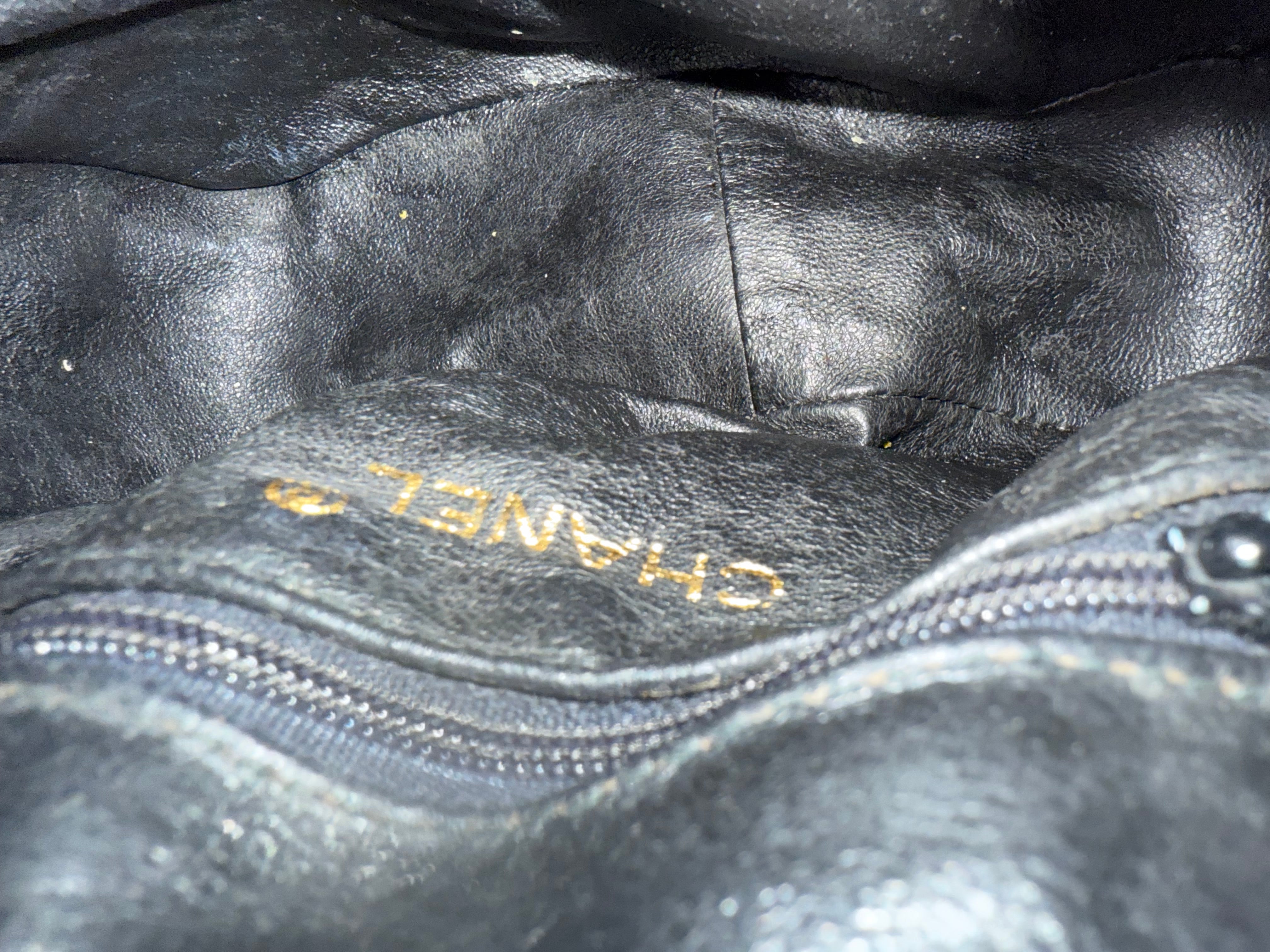 Chanel_Vintage_Camera_Bag_Patent Small black authentic