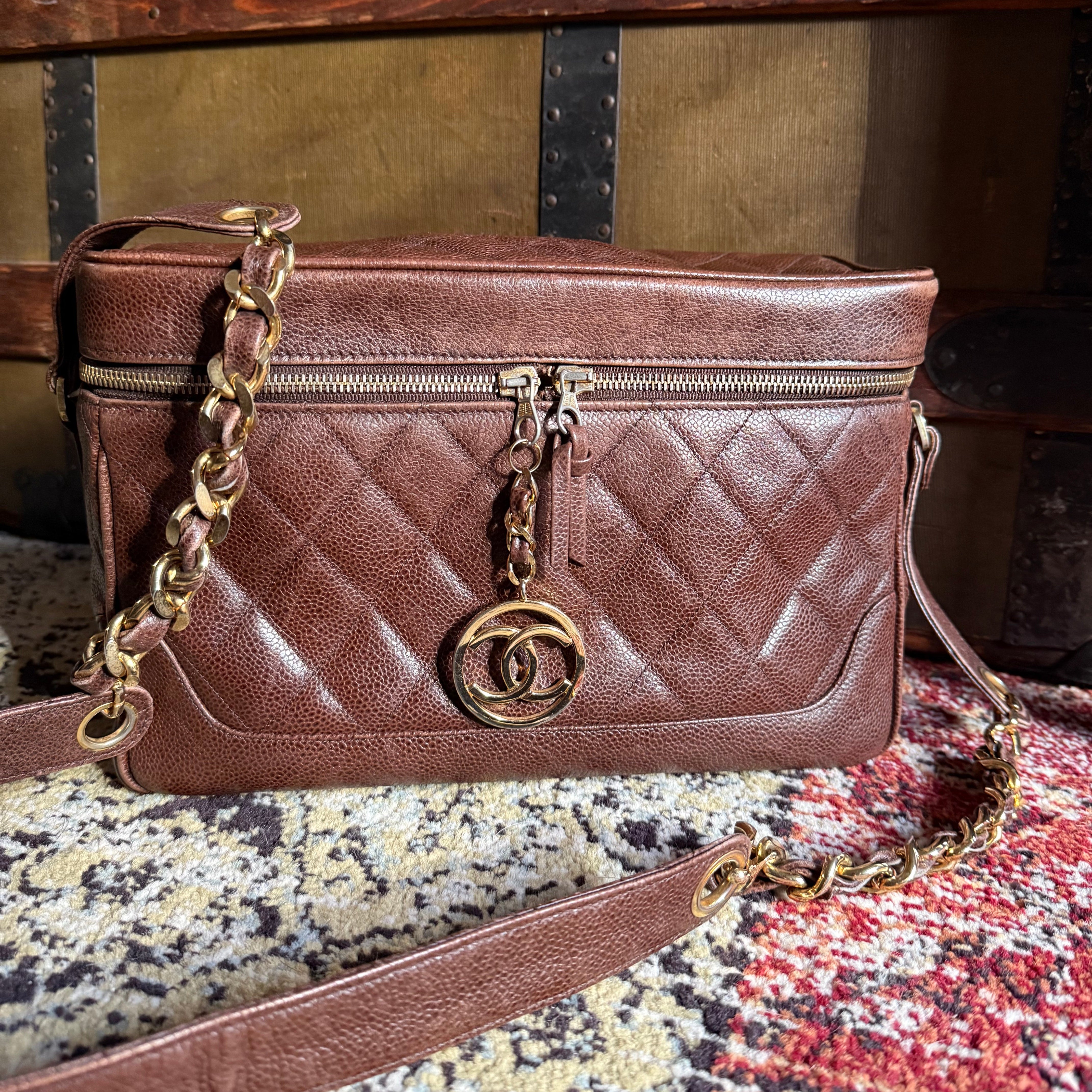 Chanel Vintage 90s Caviar Leather Brown Camera Bag oversized authentic