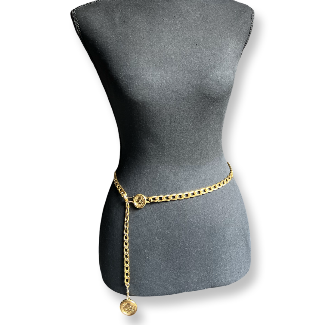 Chanel vintage heavy weight chain link belt gold plated 1995
