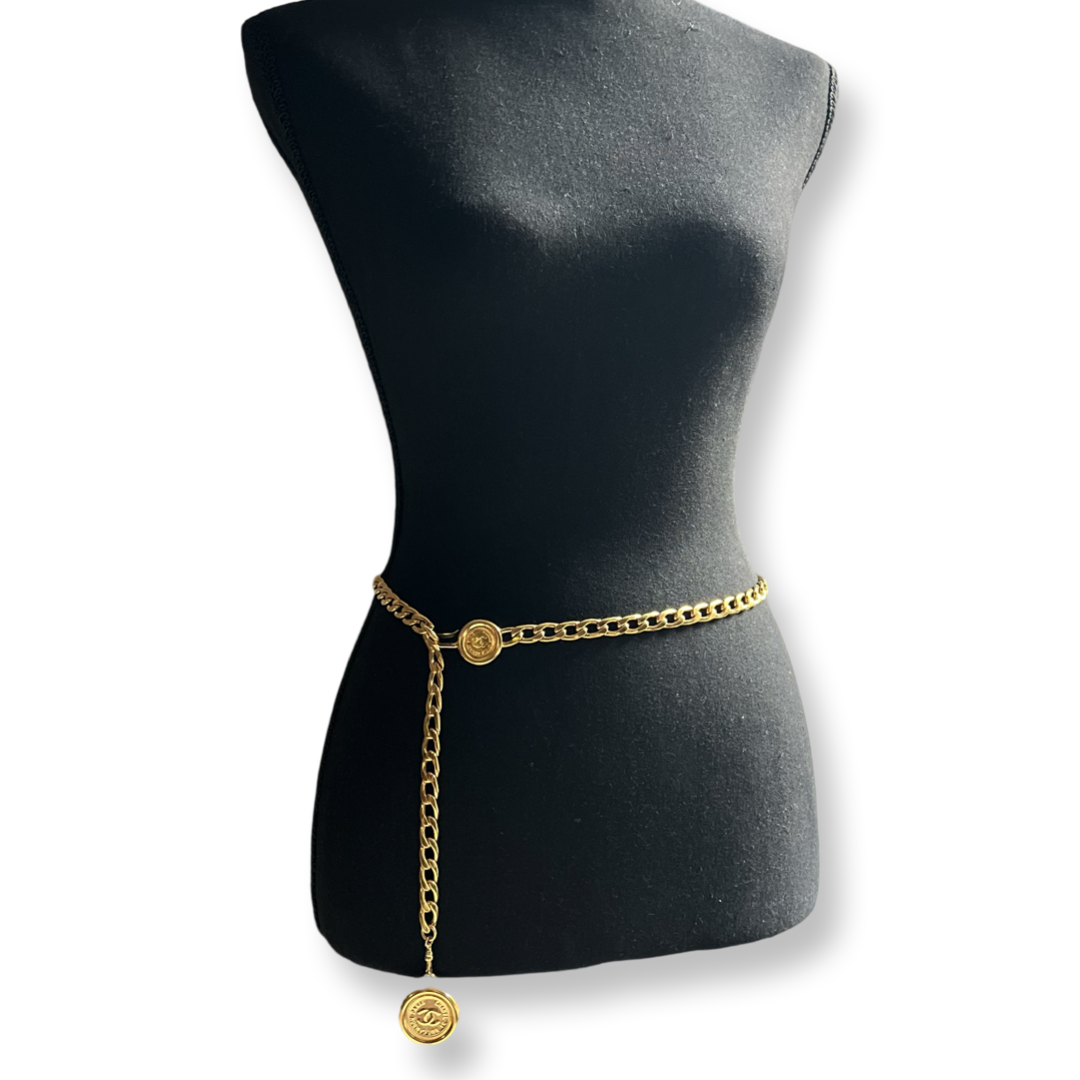 vintage chanel 95 chain link belt gold rue cambon paris charms