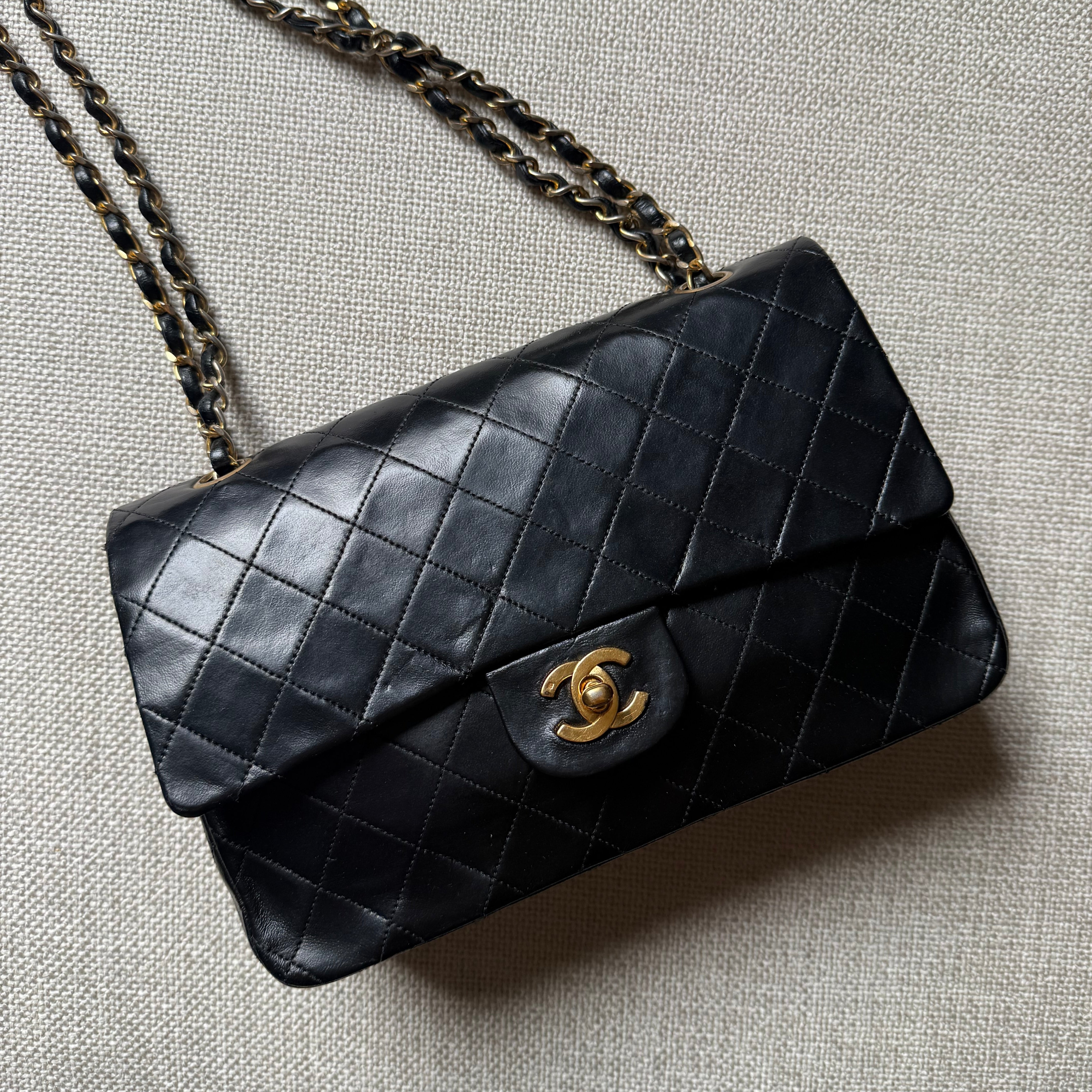 Chanel authentic vintage classic double flap black leather gold hardware medium size