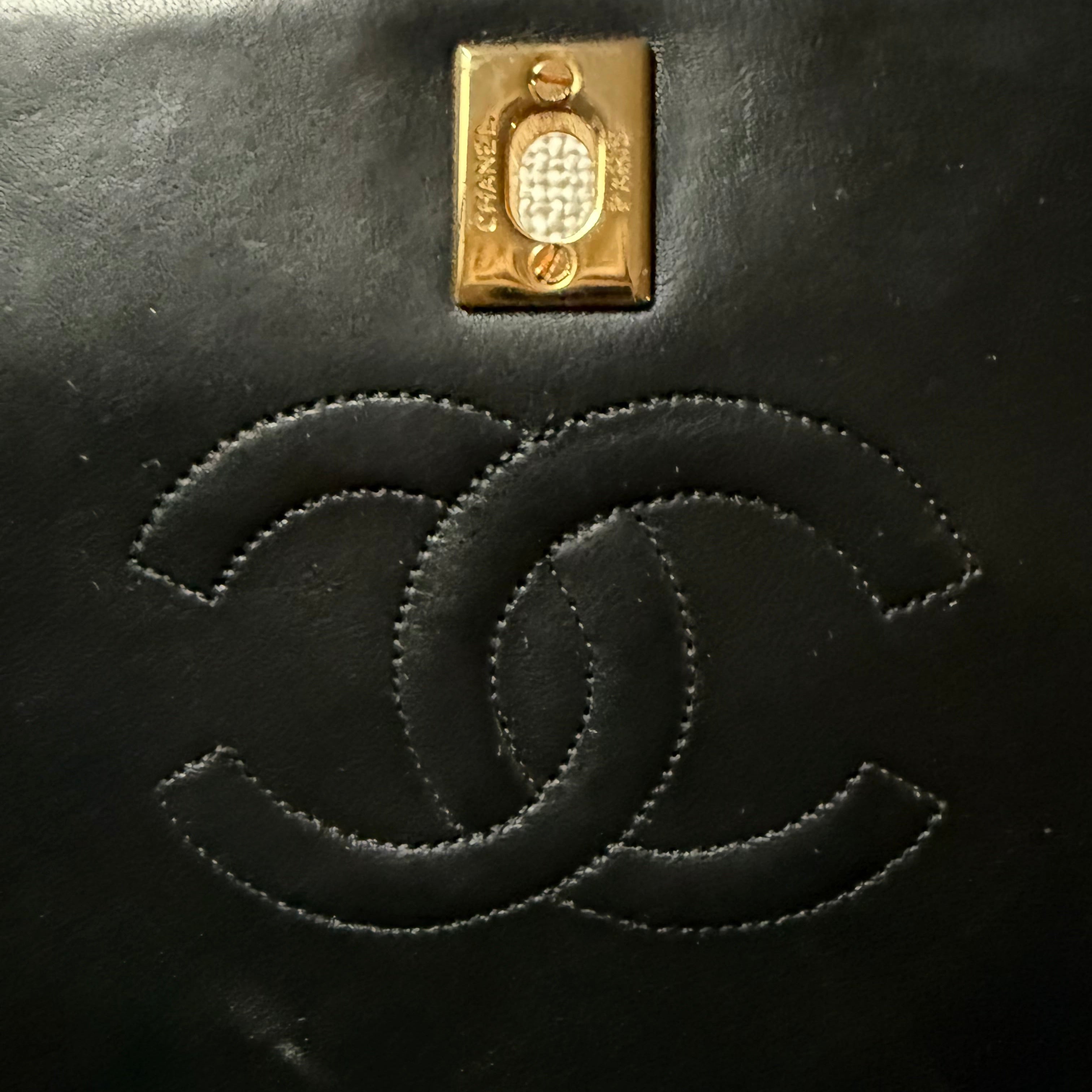 Chanel Vintage Classic Full Flap Black authentic lambskin gold hardware 24k