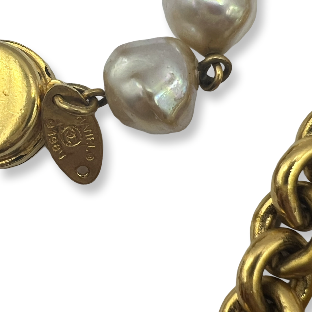 Vintage Chanel pearls long length vintage gold chains