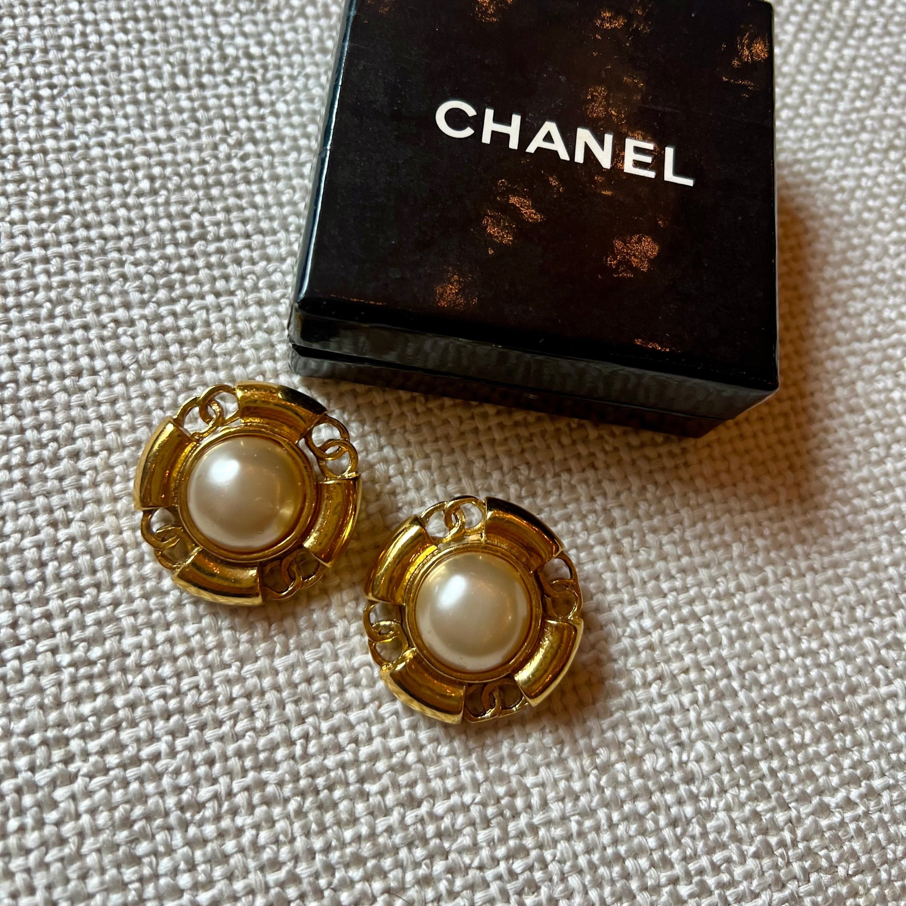 Chanel Vintage Faux Pearl CC Earrings Gold Coco mark Round edge