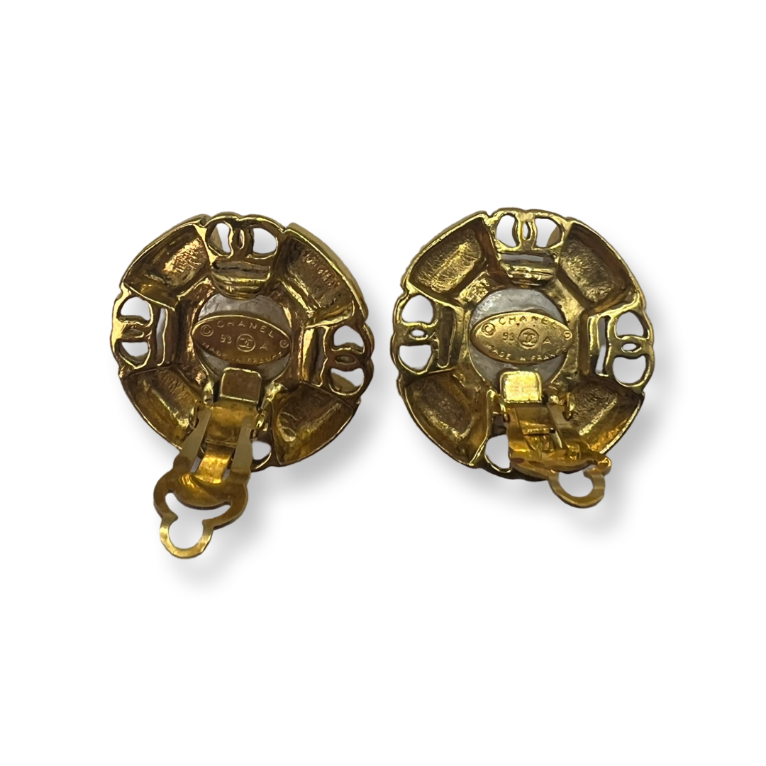 Vintage chanel Earrings Pearl and gold
