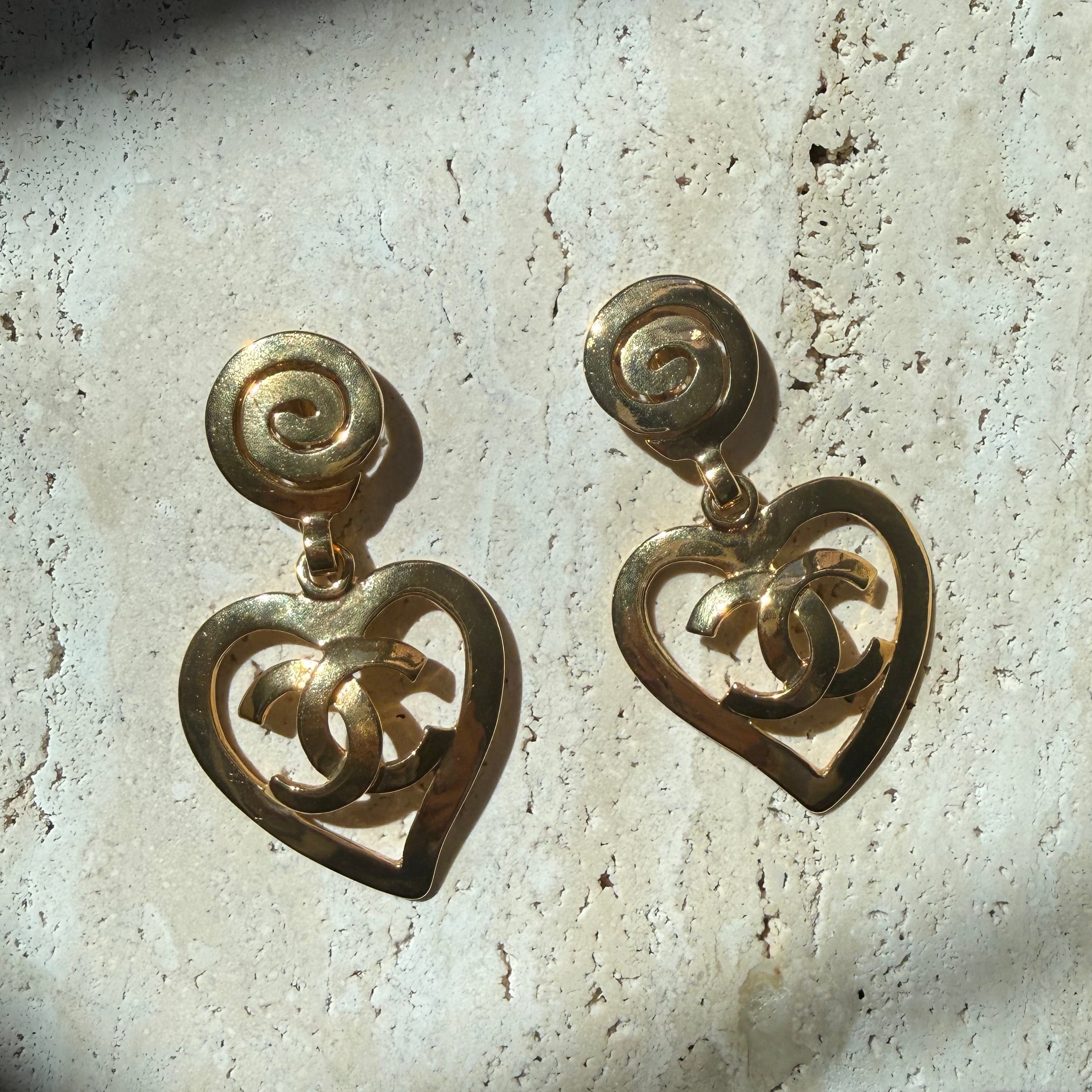 Chanel Vintage Oversized Barbie heart 90s Earrings Gold Swing authentic 1995