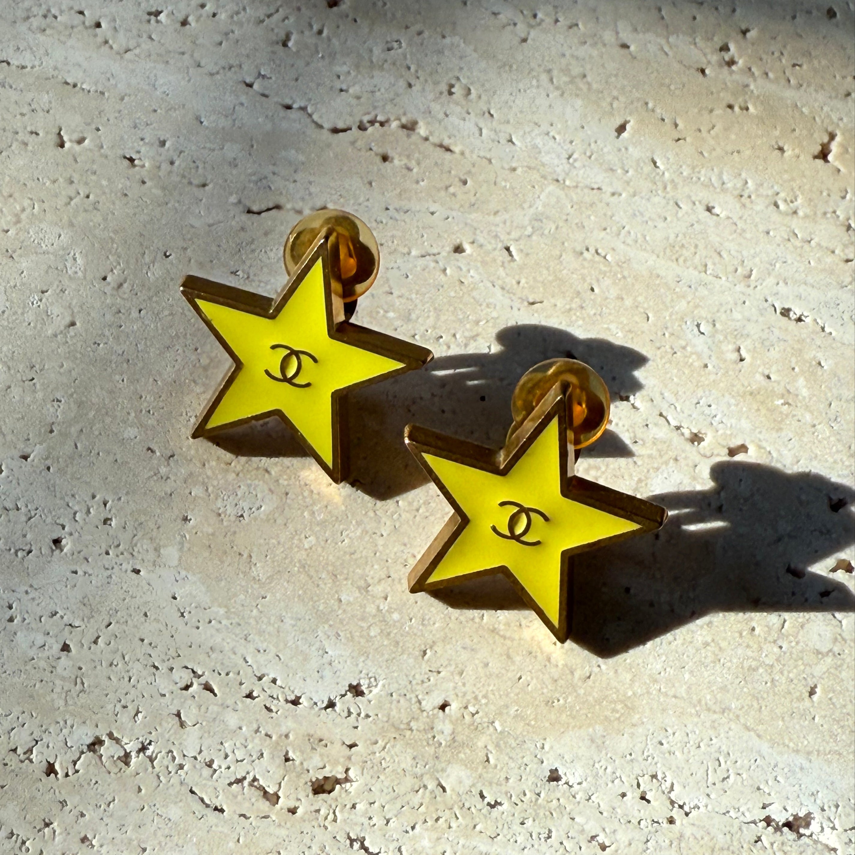 Chanel Vintage Authentic Yellow star-shaped earrings CC gold studs 00s y2k