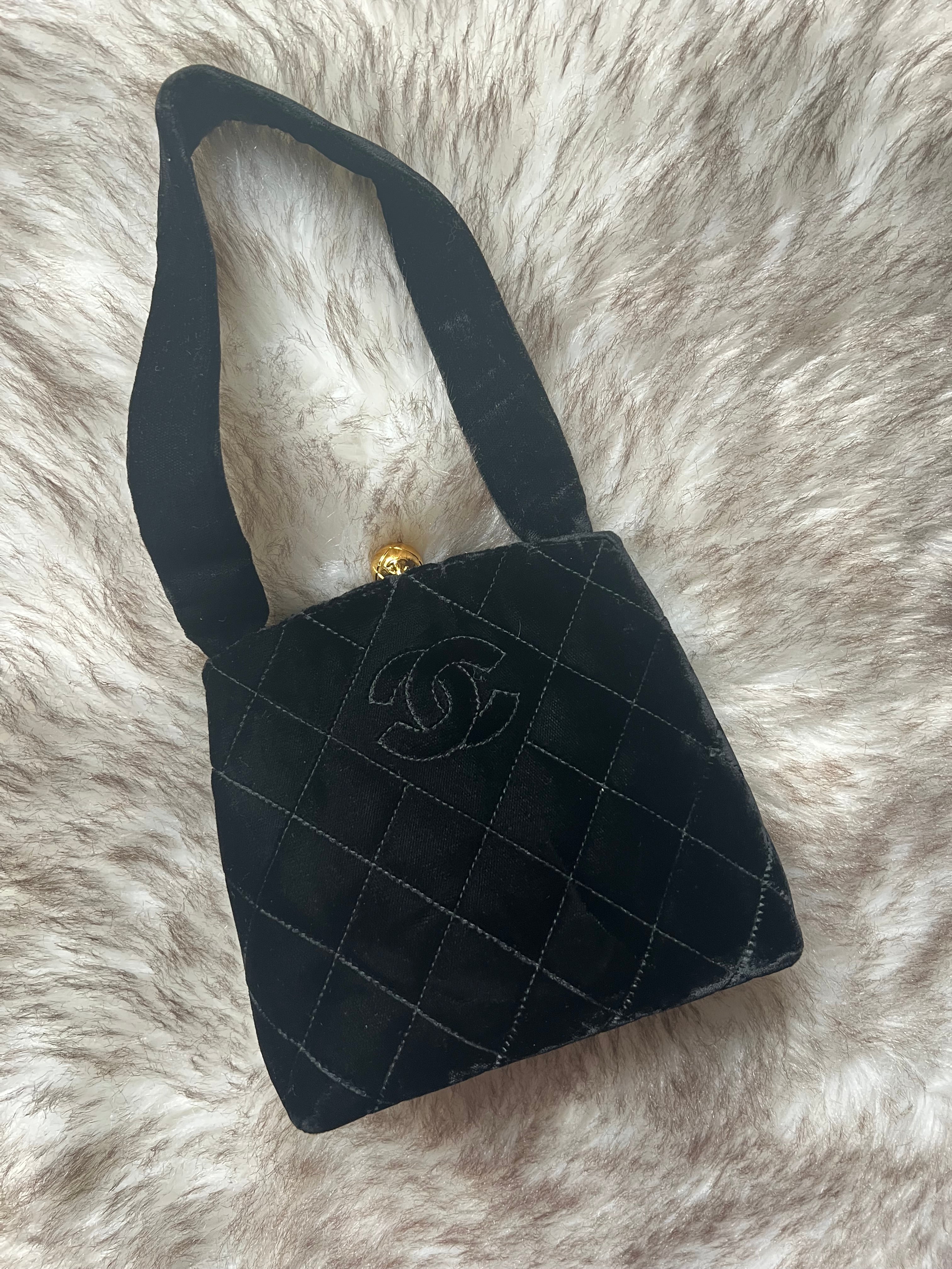 Chanel Vintage evening bag black velvet 90s retro old
