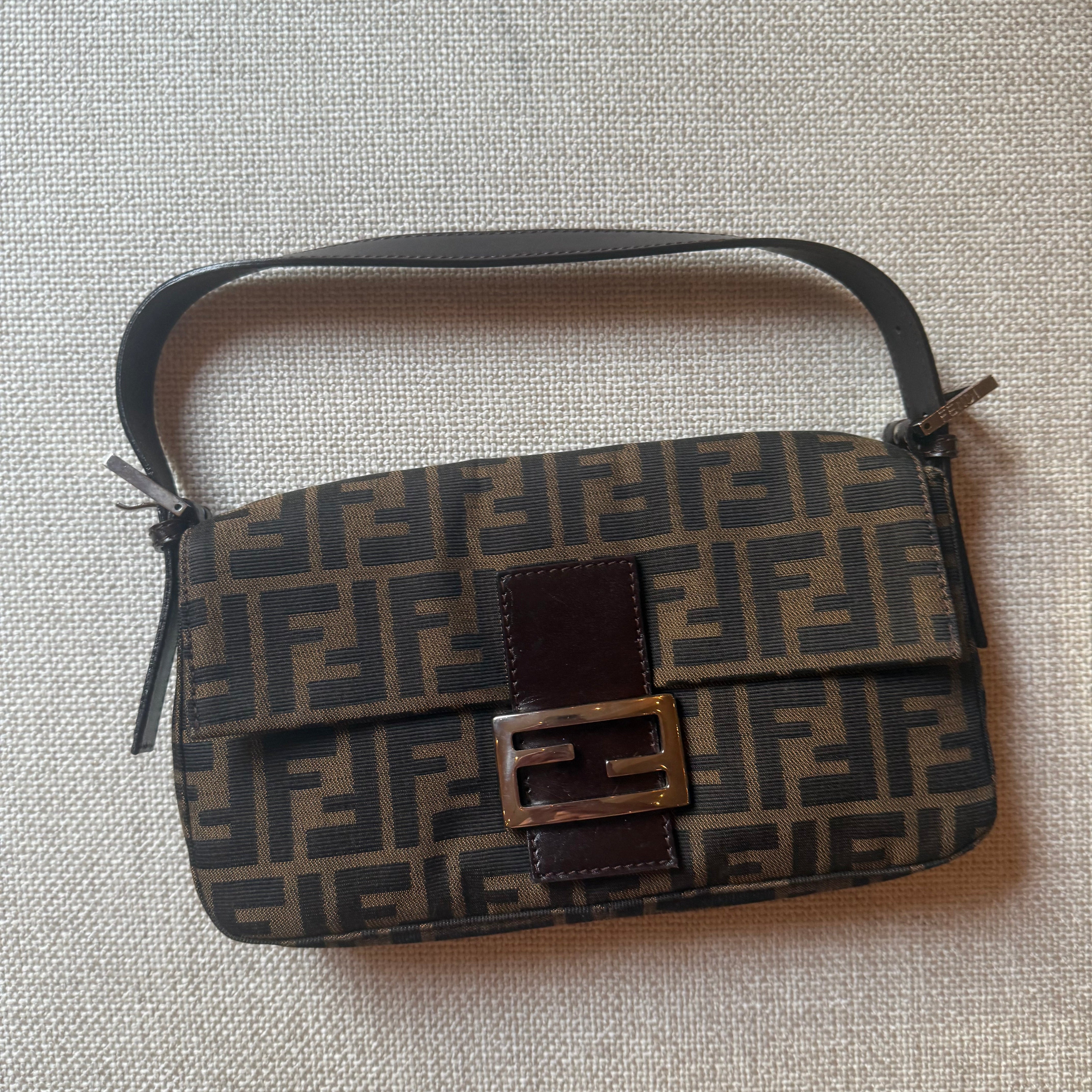 Fendi Baguette Original signature brown zucca pattern & leather silver hardware