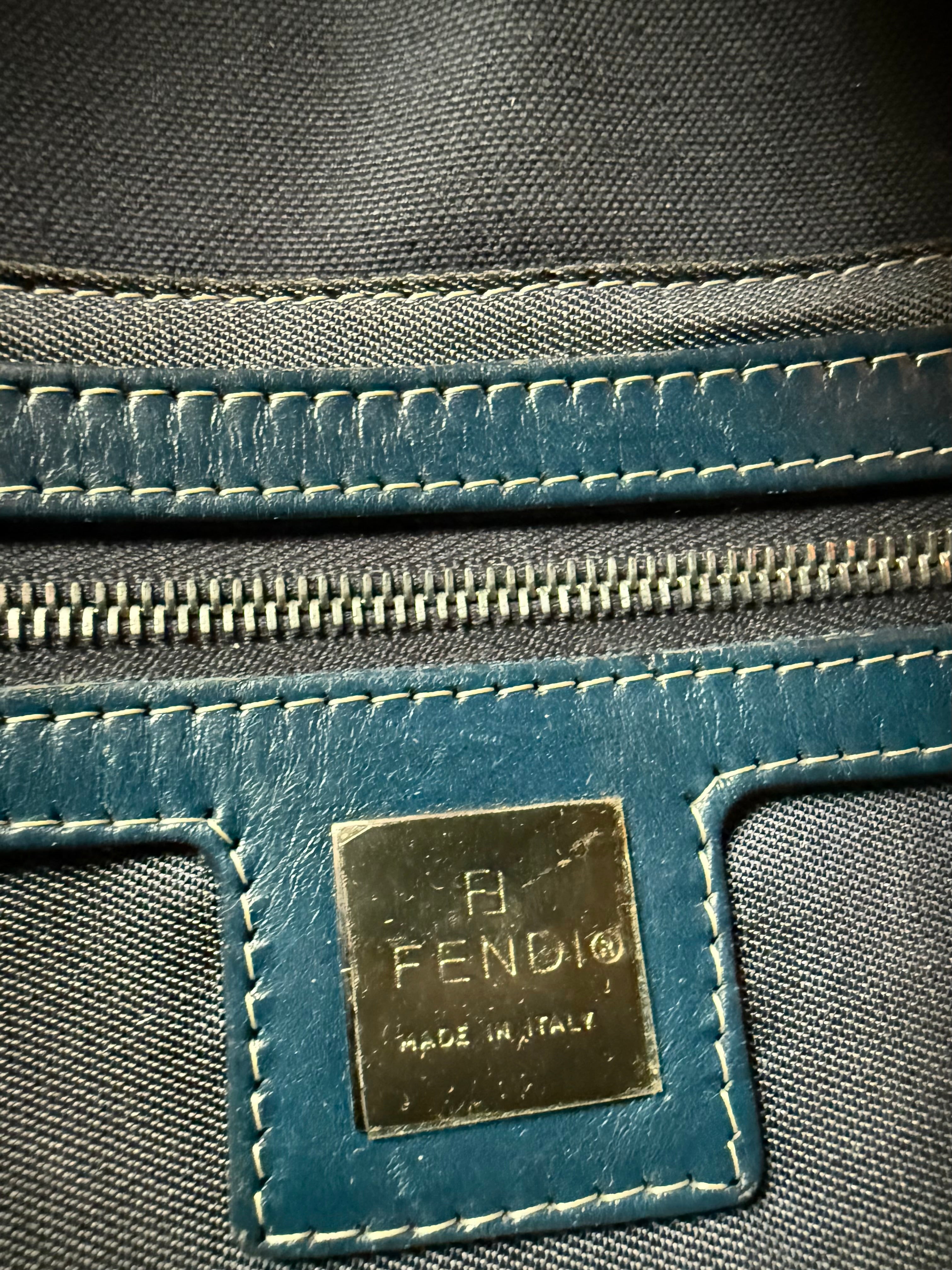 Fendi authentic vintage 00s shoulder bag