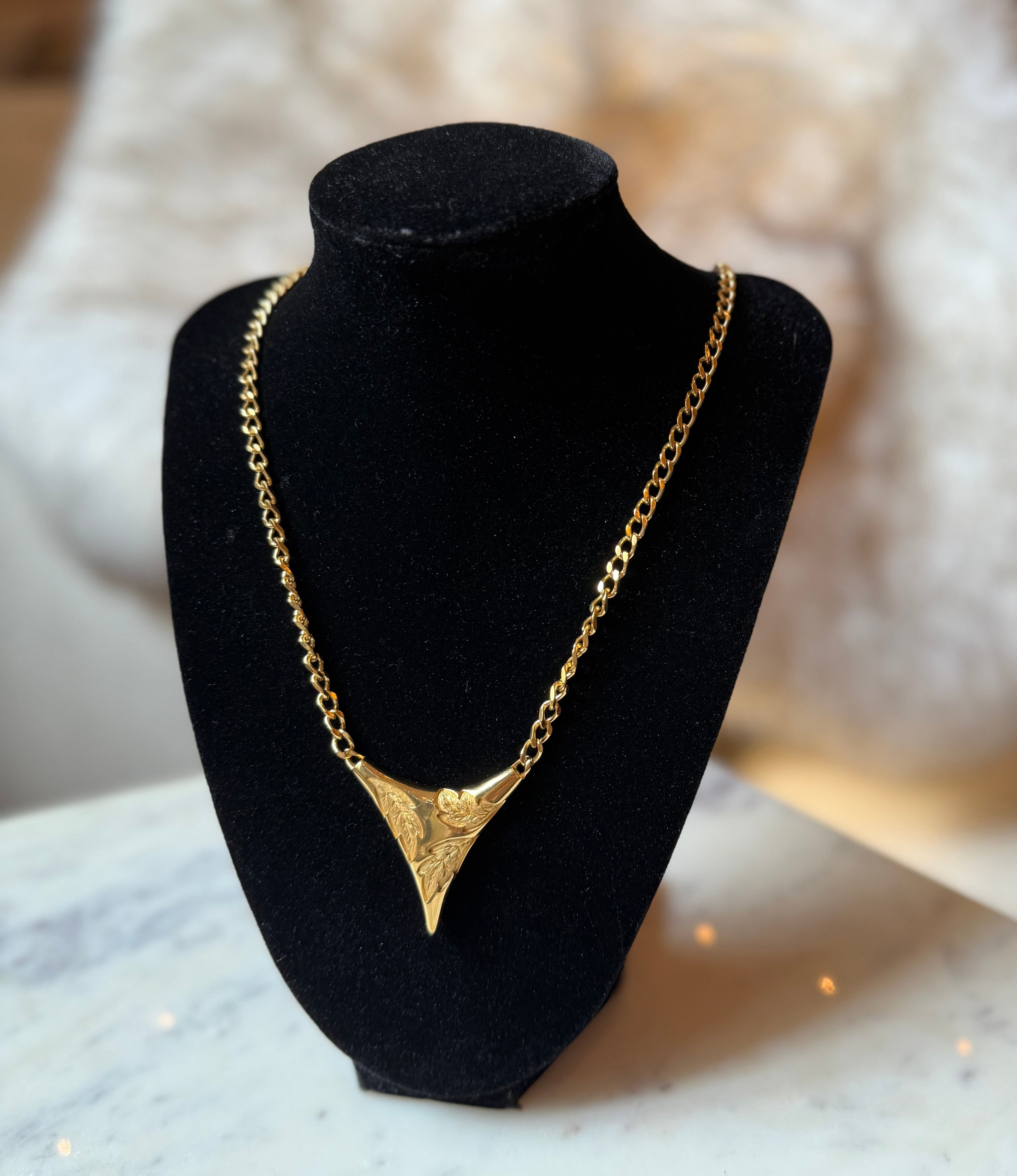 Givenchy authentic Vintage 1970s  Gold Pendant Chain necklace