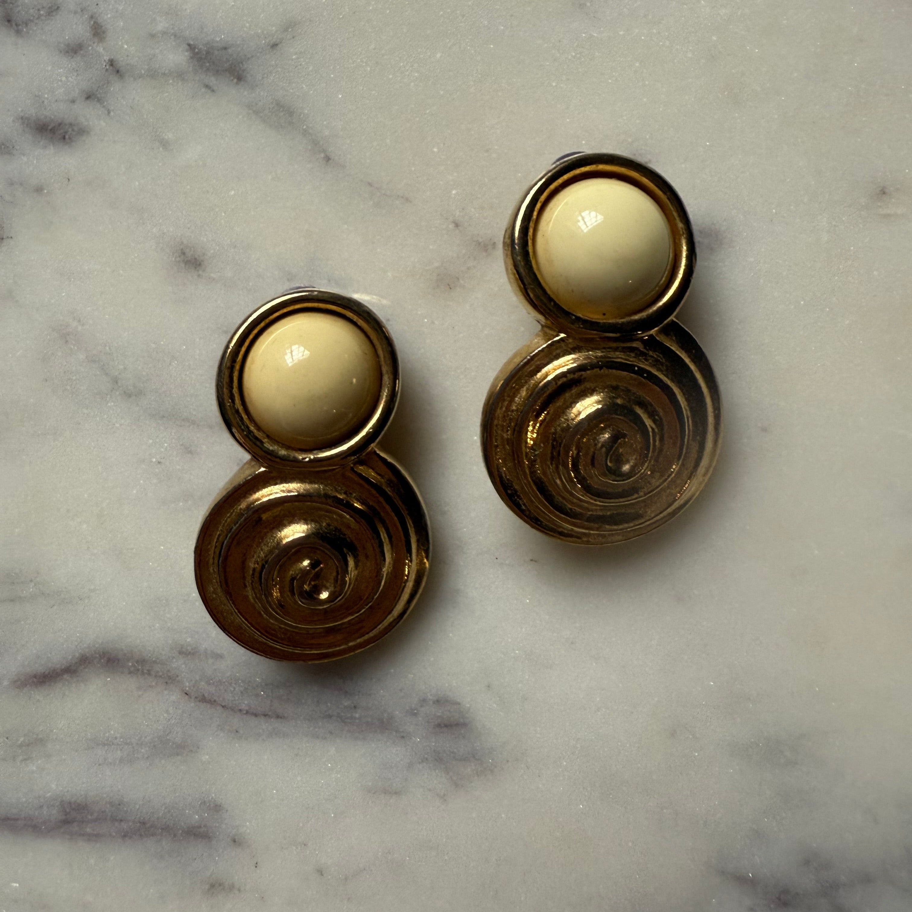 Givenchy Vintage authentic swirl earrings gold