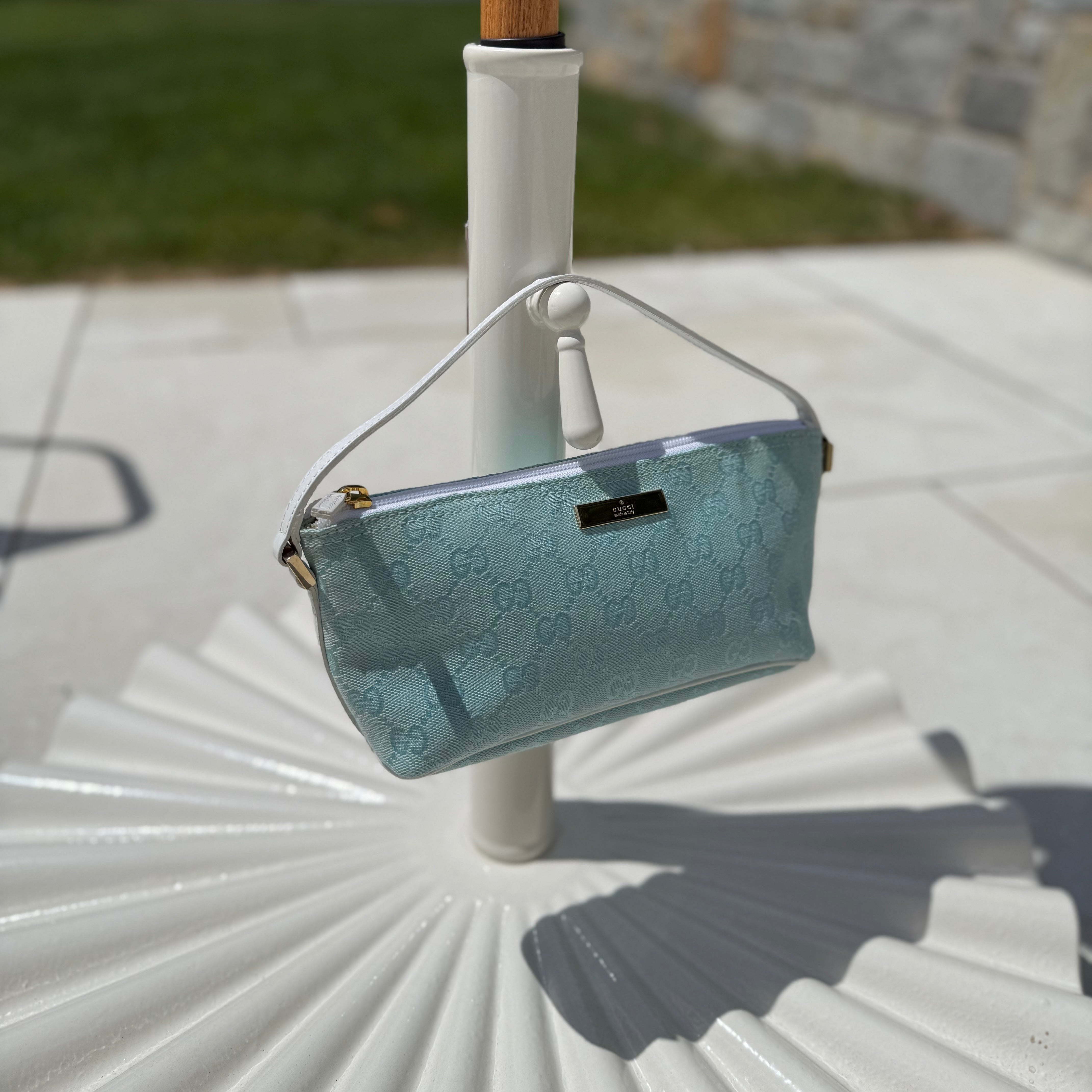 Gucci GG canvas Boat pochette  authentic vintage y2k light blue