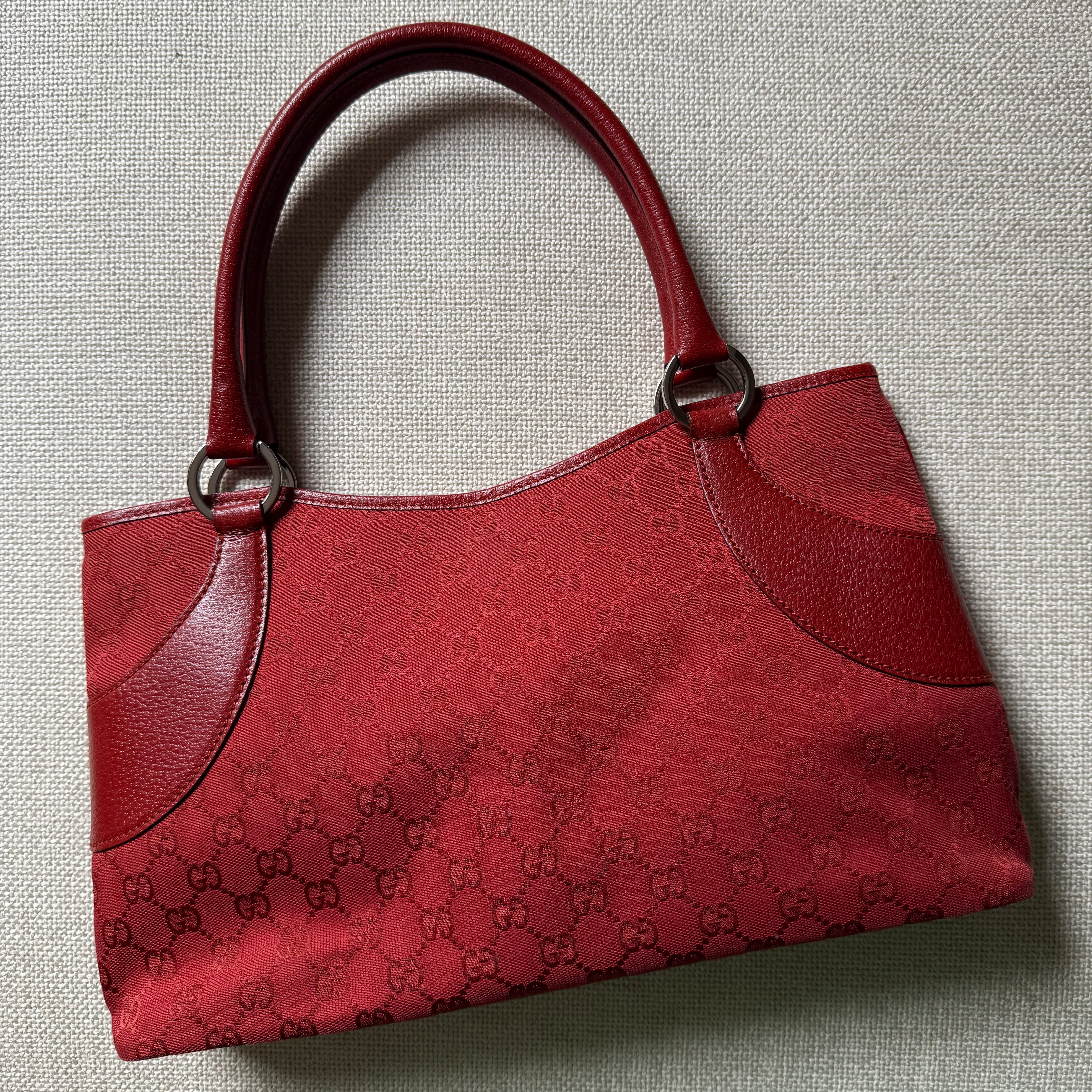 Gucci Vintage authentic bright Red Signature GG canvas structured shoulder bag