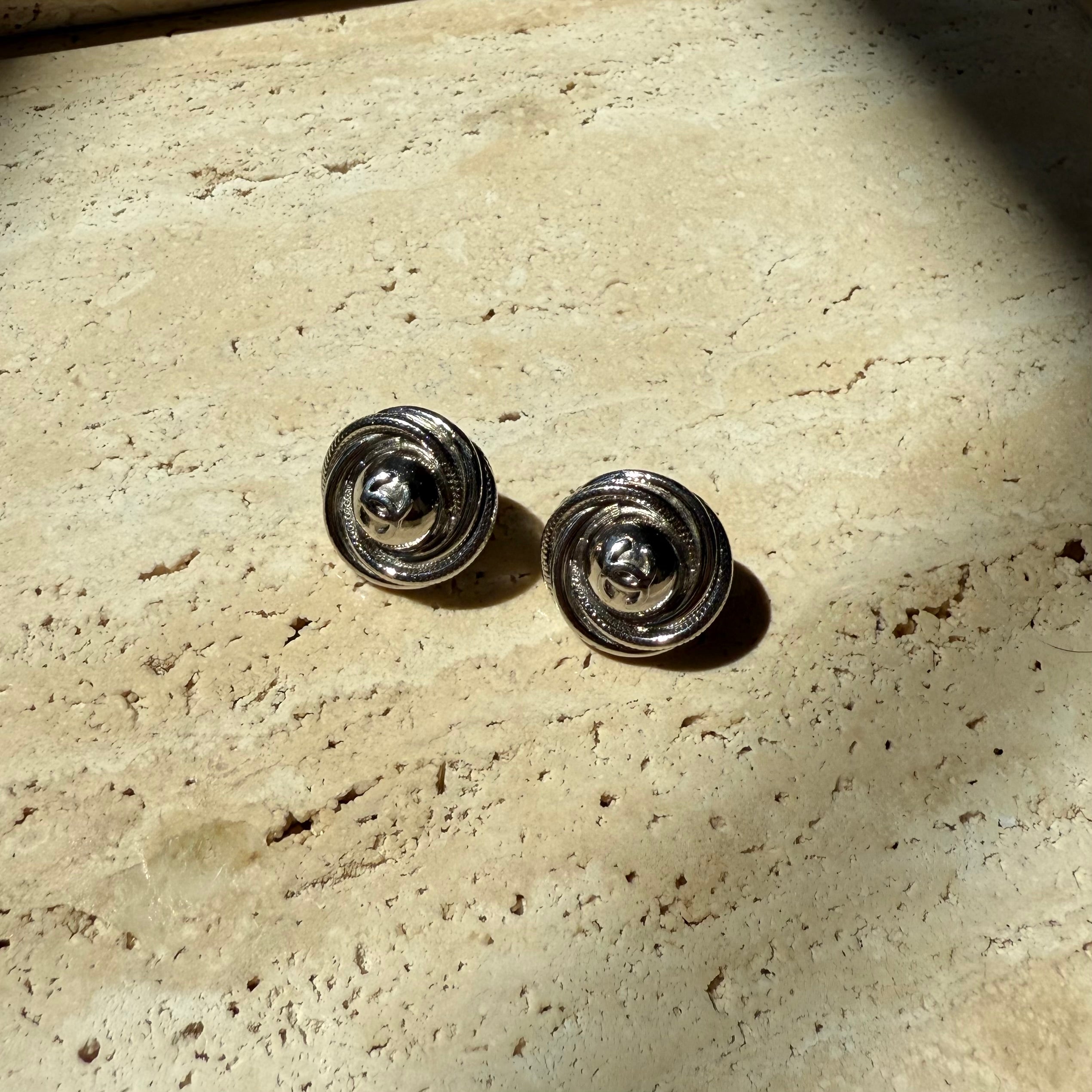 Chanel Vintage Round Edge Earrings