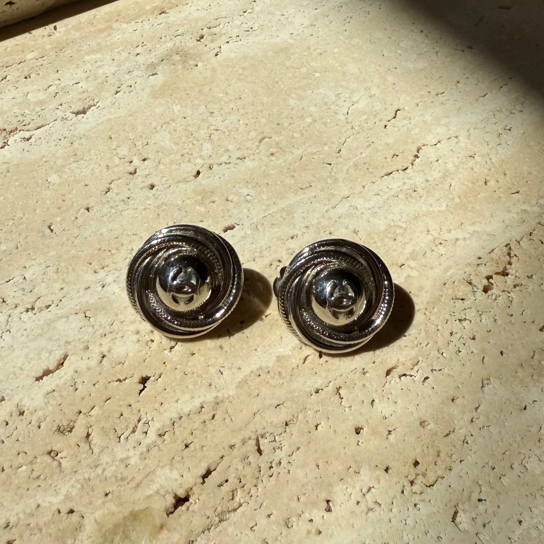 Chanel Vintage Round Edge Earrings