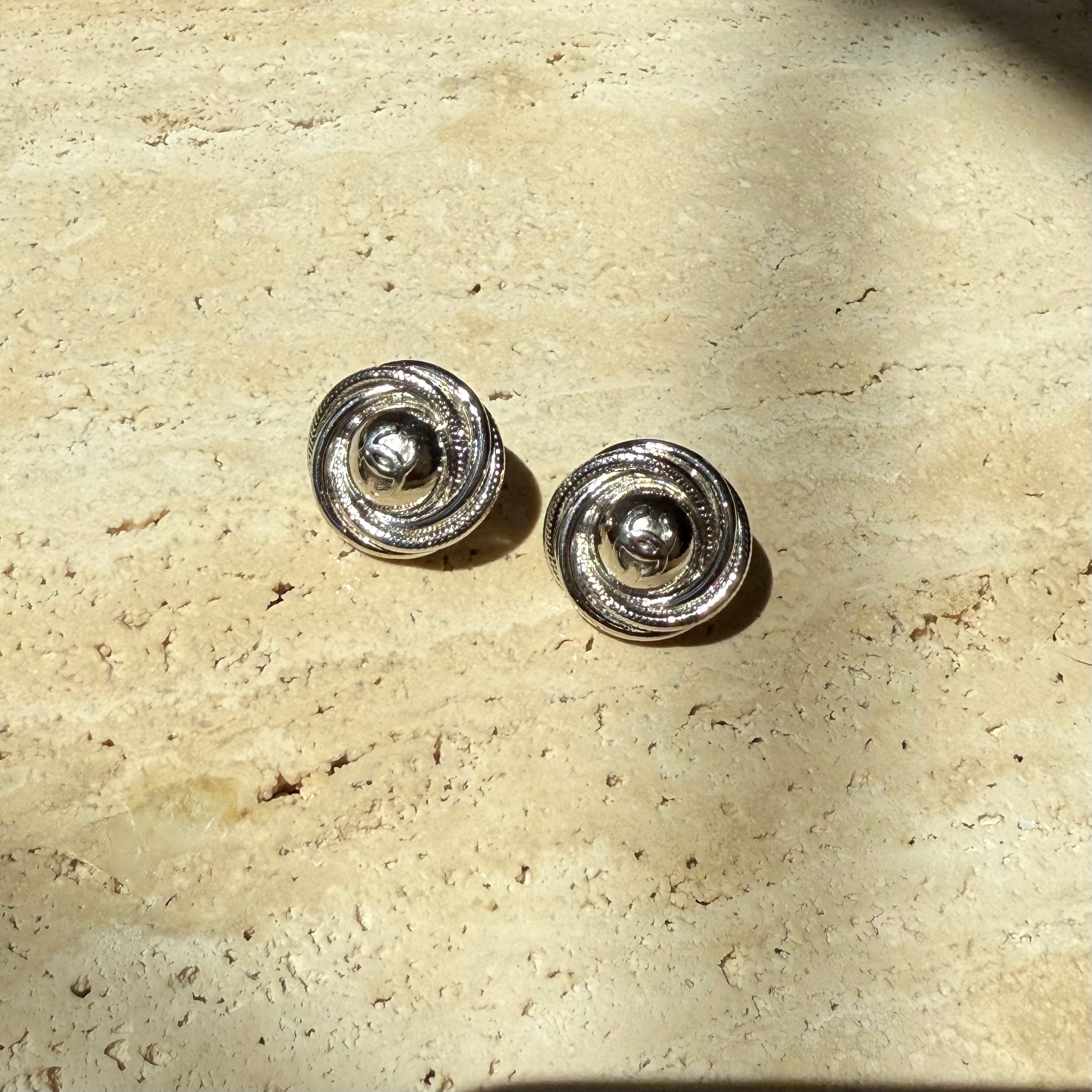 Chanel Vintage Round Edge Earrings