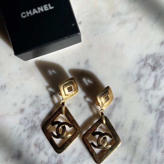 Chanel huge gold dangling cc earrings vintage