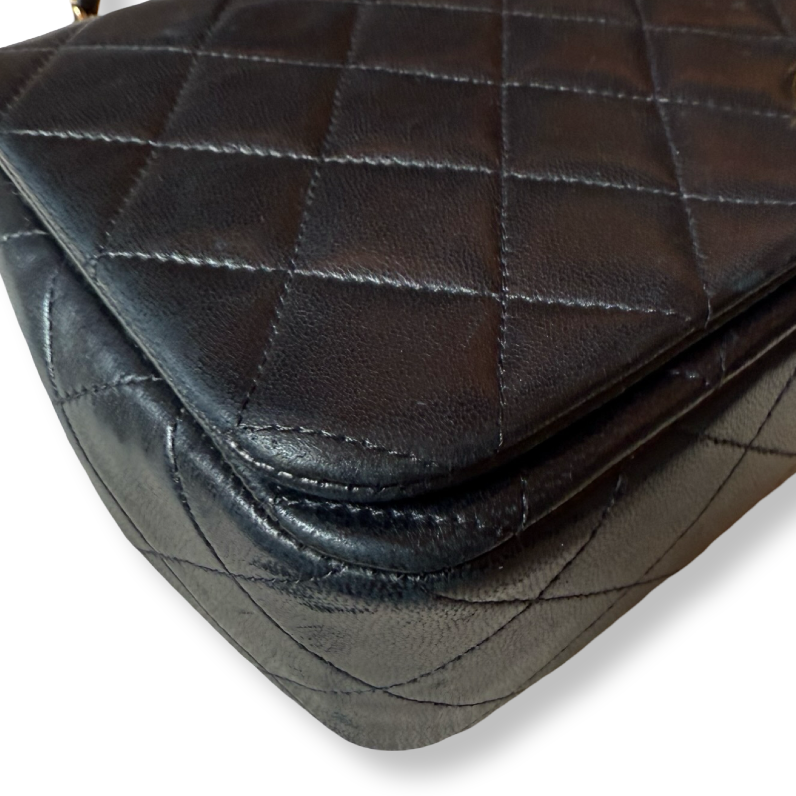 black quilted Chanel classic flap  handbag vintage authentic gold hardware