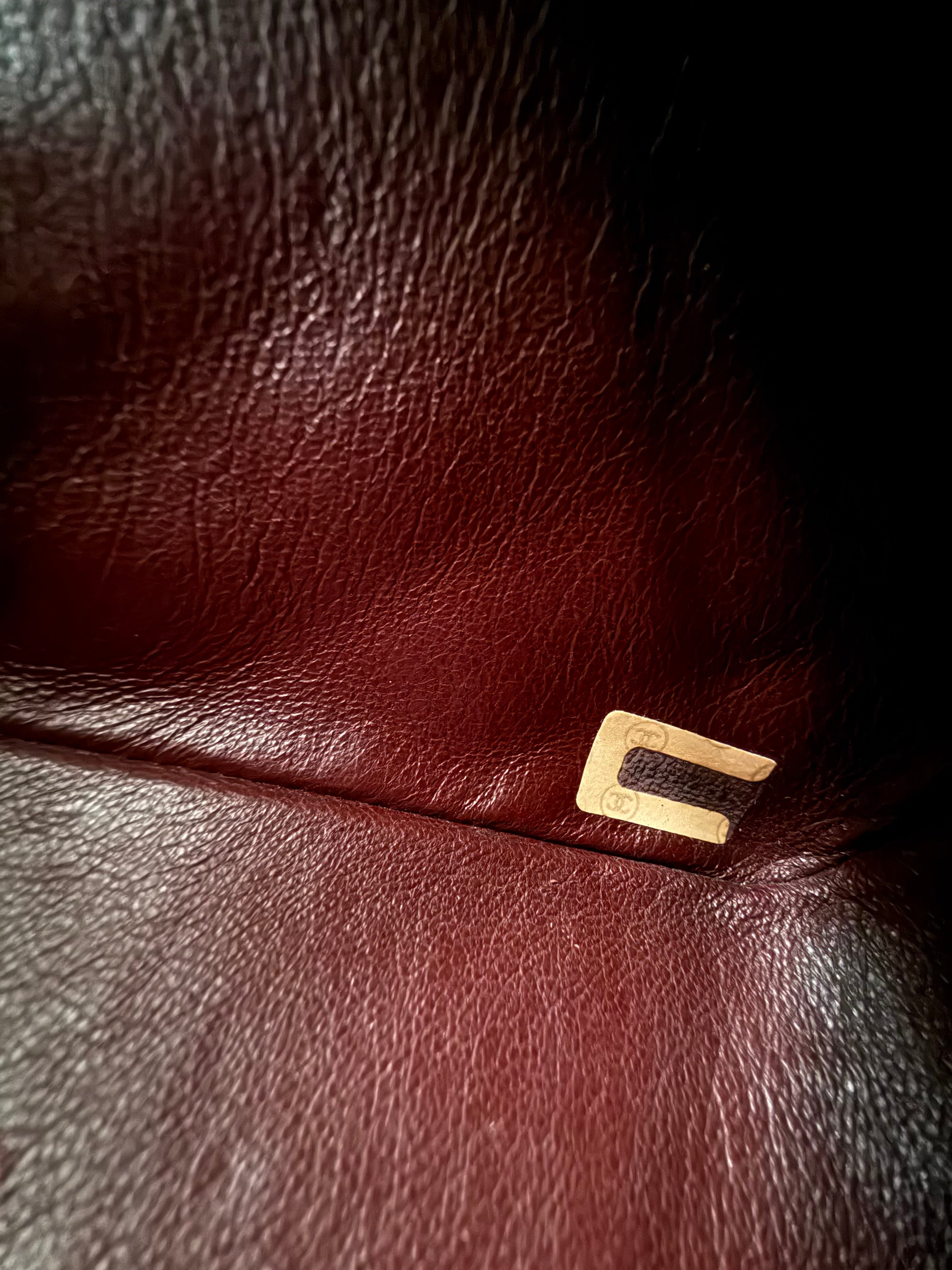 Authentic Chanel Vintage 80s classic flap full single flap black lambskin 