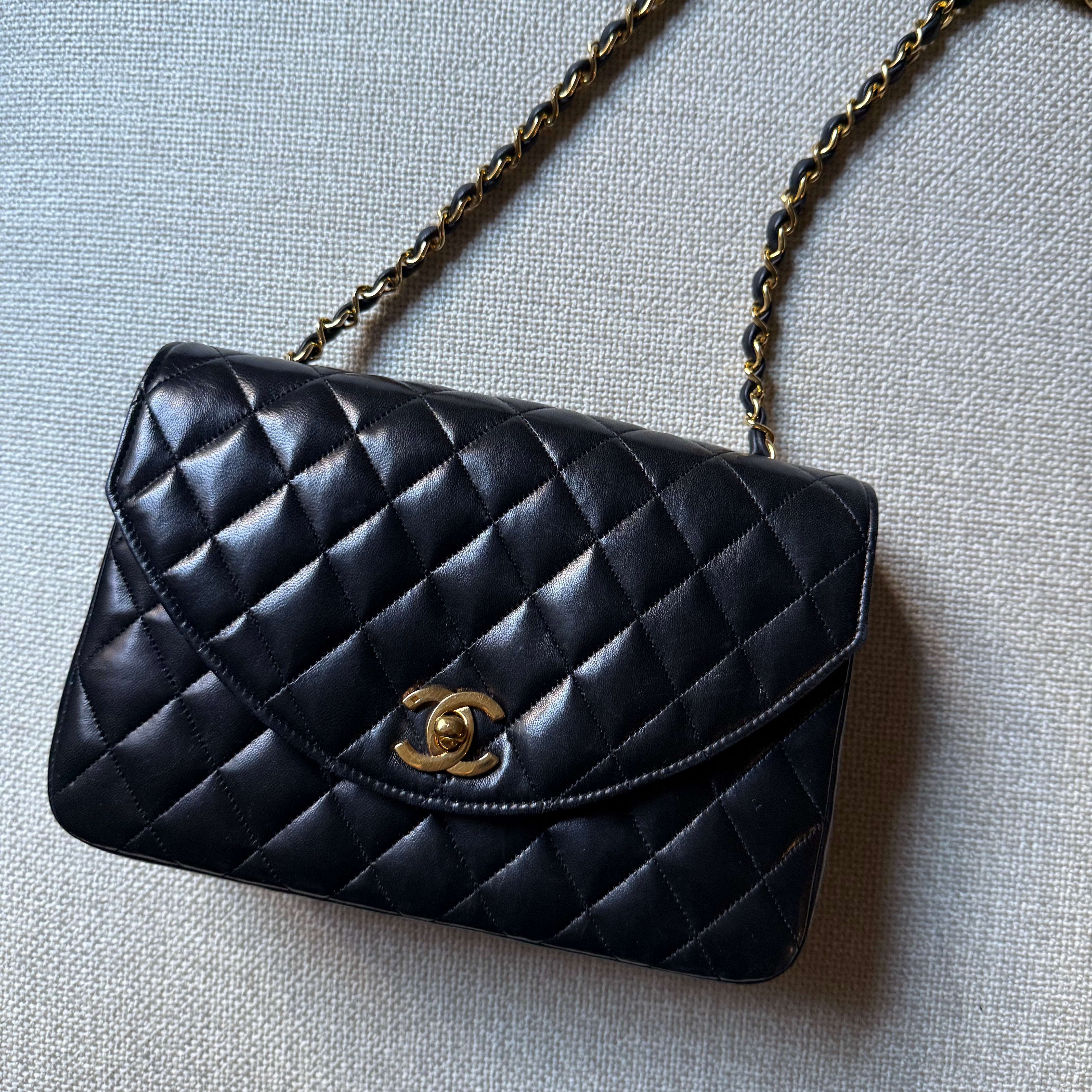 Chanel Vintage Half Moon Classic Flap Black authentic 80s 