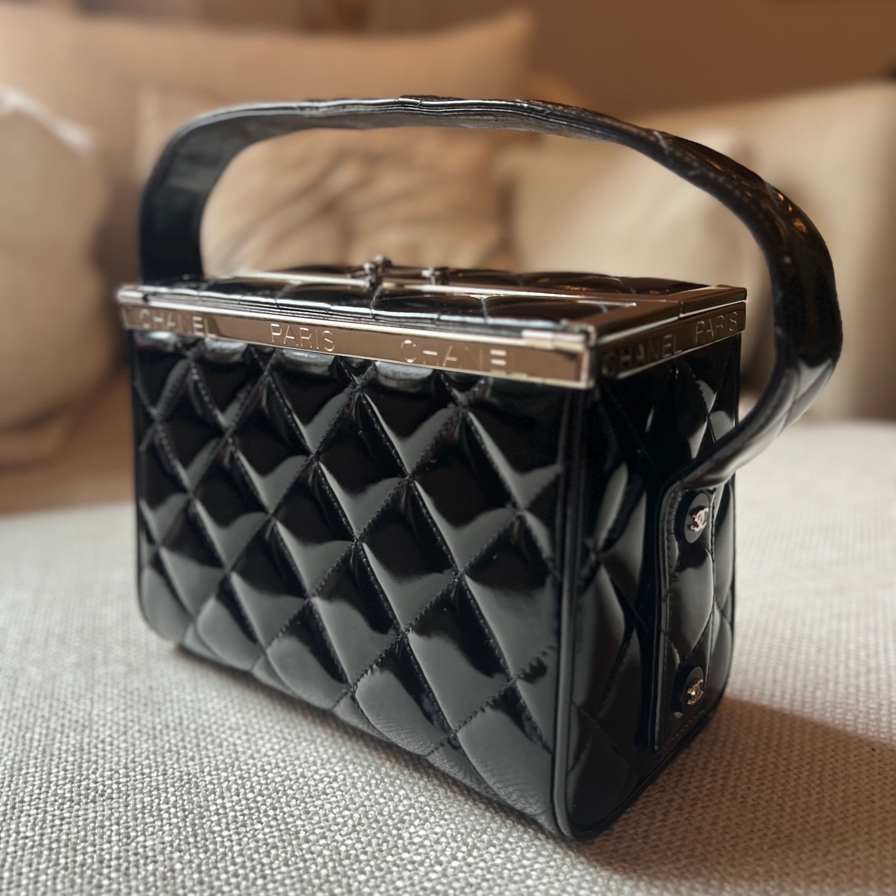 Vintage Chanel Patent Leather Vanity case handbag black 