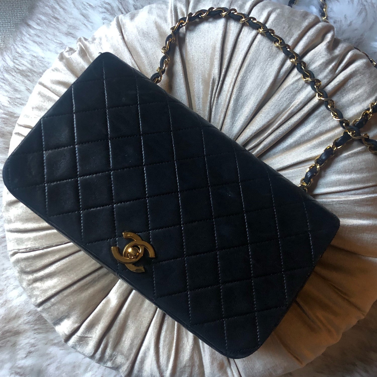 Chanel vintage Wallet on Chain shoulder bag Black Leather ref.521546 - Joli  Closet