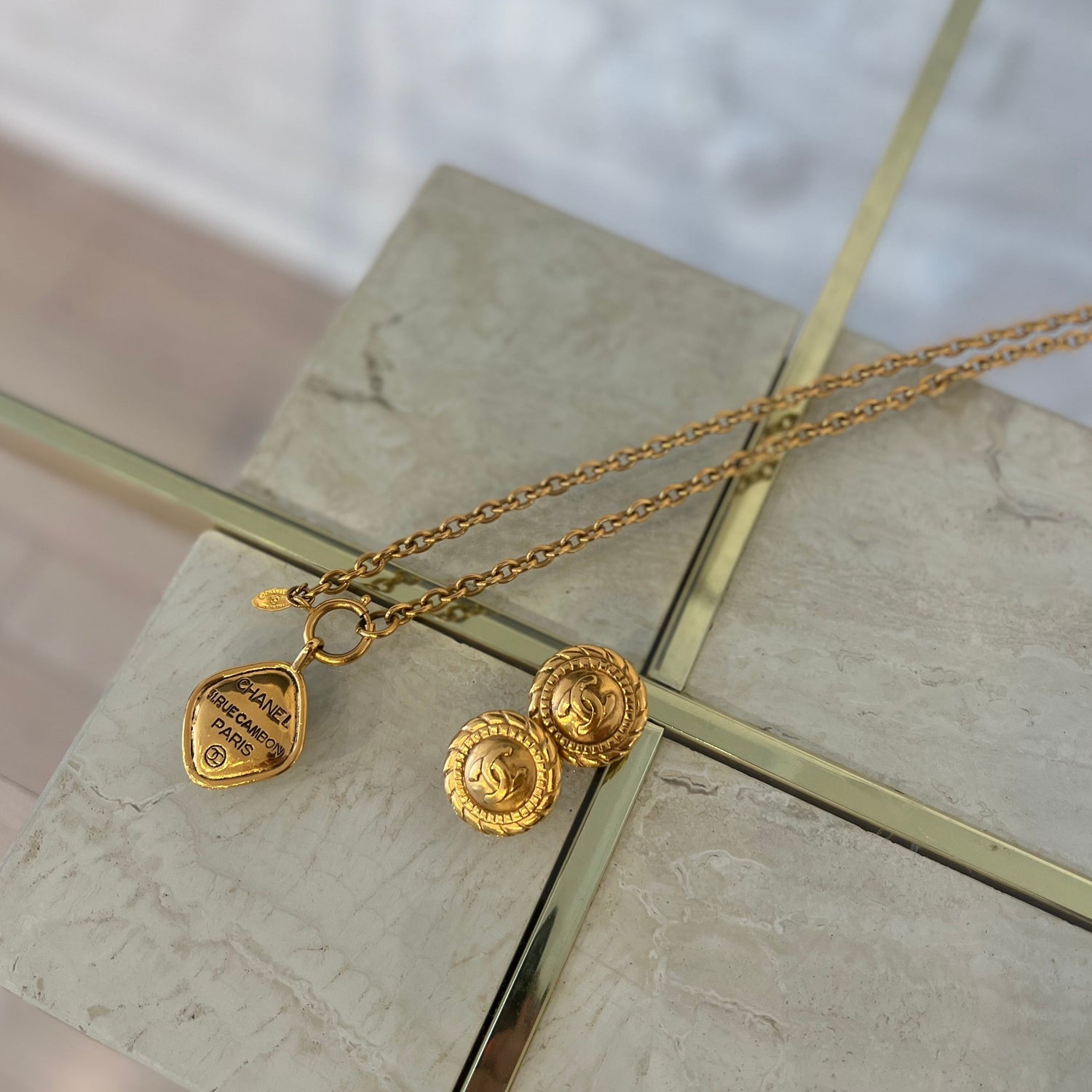 Chanel Vintage Rue Cambon Pendant Necklace – The Vintage New Yorker